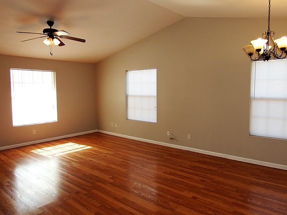 4th image of 163 Pima St