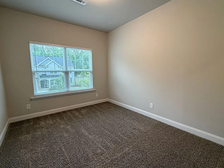 1008 Swan Ct — Photo 18