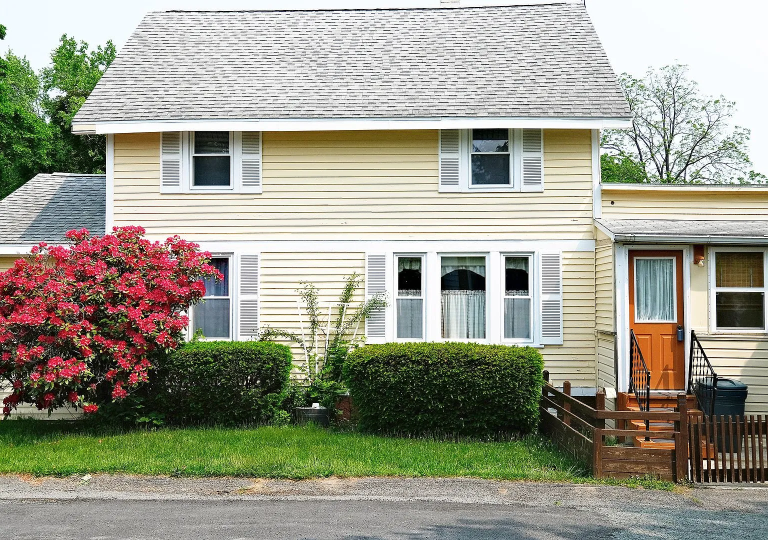 East Greenbush School District - 4 BR 1 BA home — Photo 1