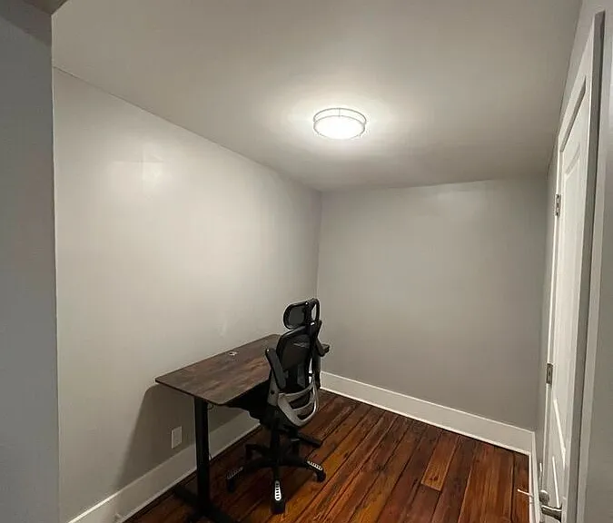 529 Lindsey St — Photo 10