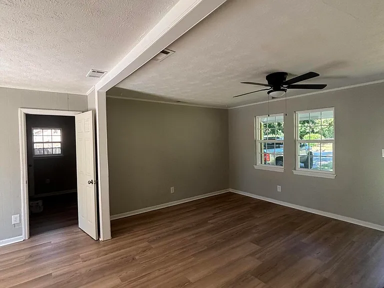 2605 Shalimar Dr — Photo 5