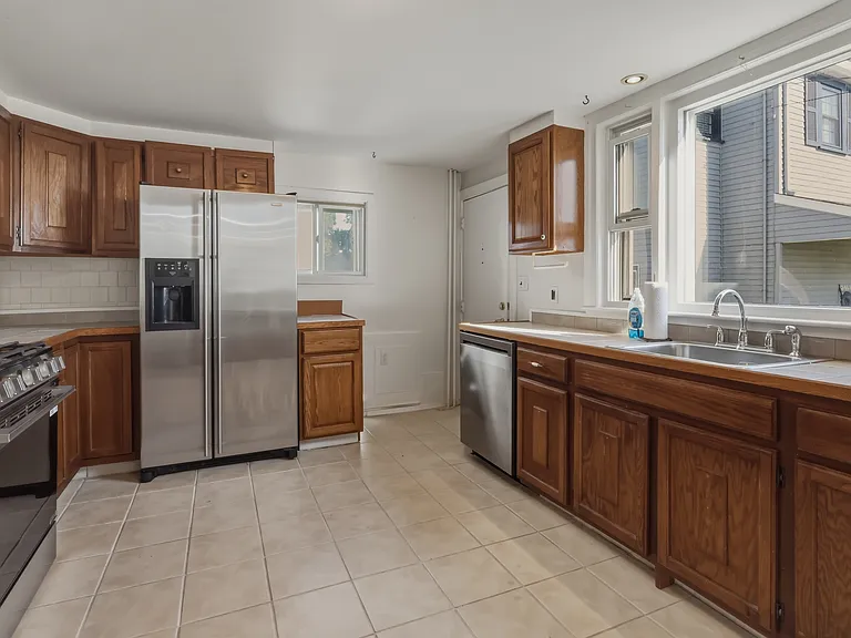 1080 Shirley St #1 — Photo 3