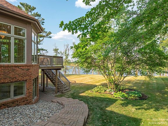 2nd image of 1691 Stonebridge Dr S