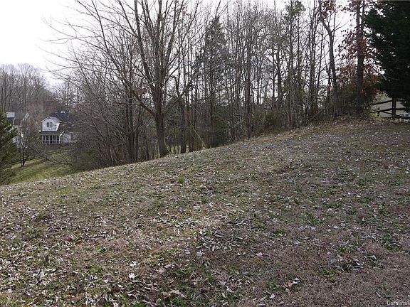 5th image of 118 Wilton Pl