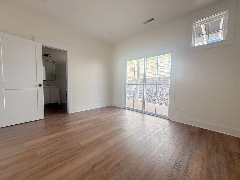1389 Meridian St — Photo 19