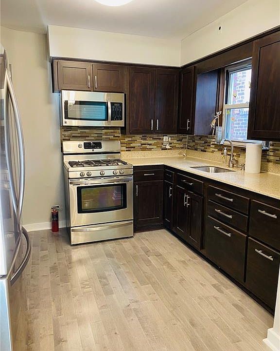 1st image of 854 Revere Ave