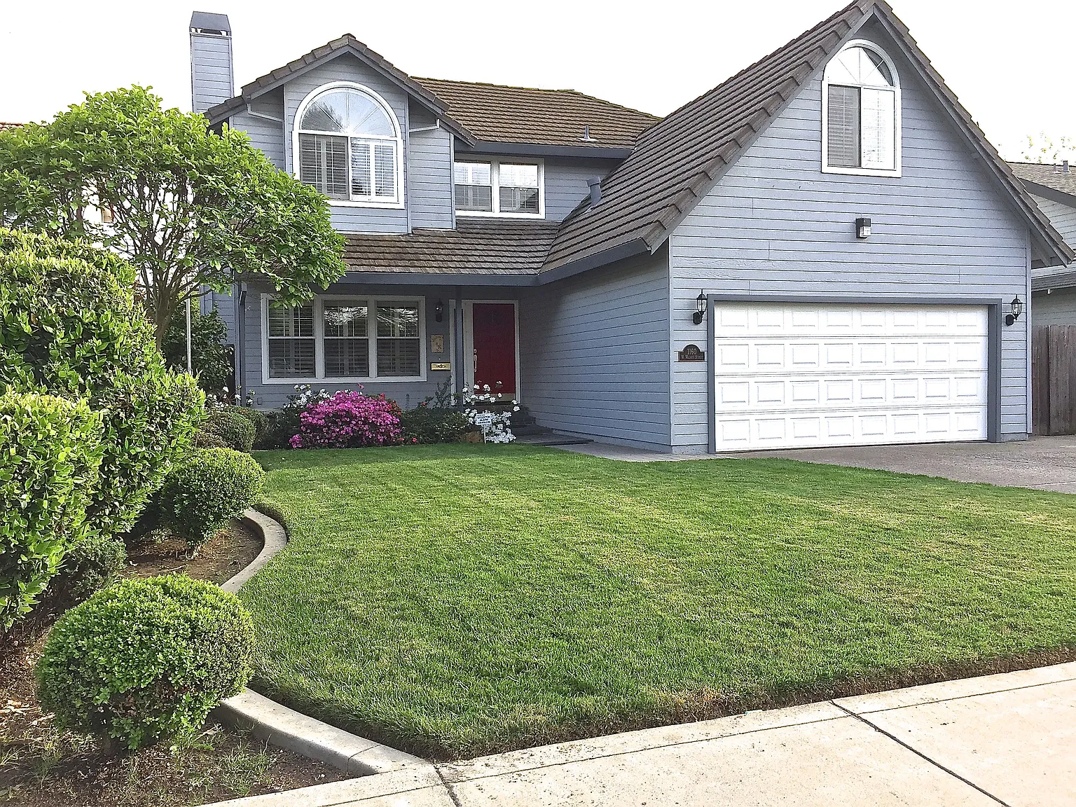 1160 W Walnut St photo 1