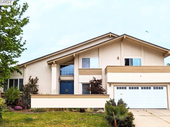7777 Oak Creek Ct, Pleasanton, CA 94588