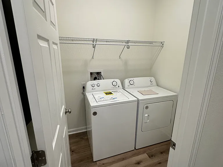 688 Anderson Dr — Photo 8