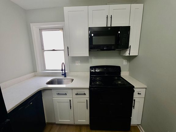 4th image of 611 W Norris St APT 3