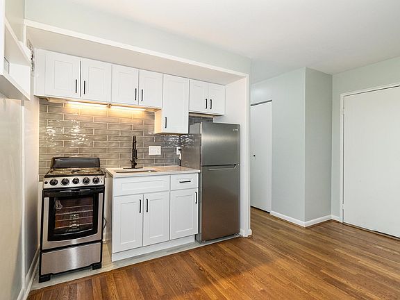 4th image of 3534 Zumstein Ave #9