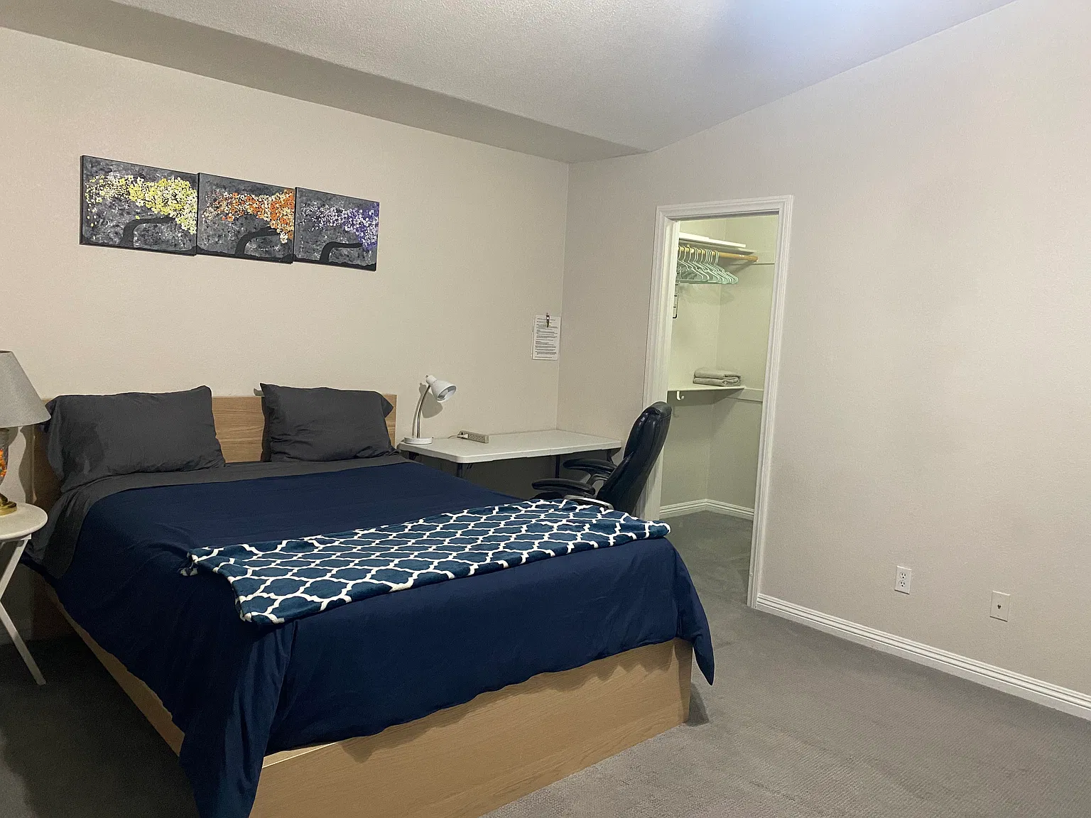 4 bed, 2.5 bath, 2500 sqft, $850 — Photo 2