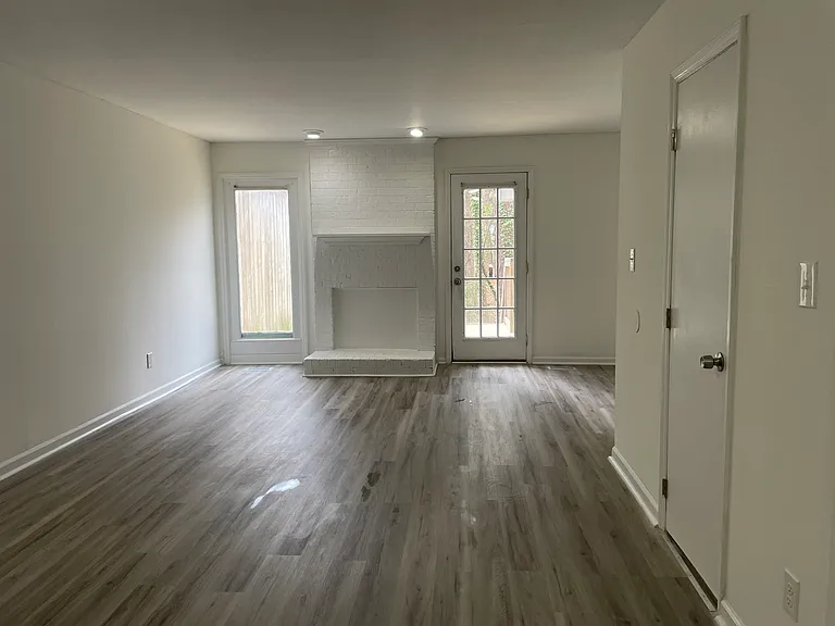 6909 Glendower Rd #B — Photo 4