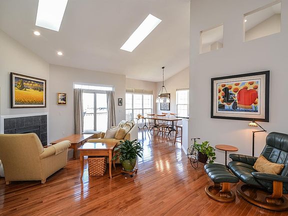 3rd image of 5542 Gallery Park Dr