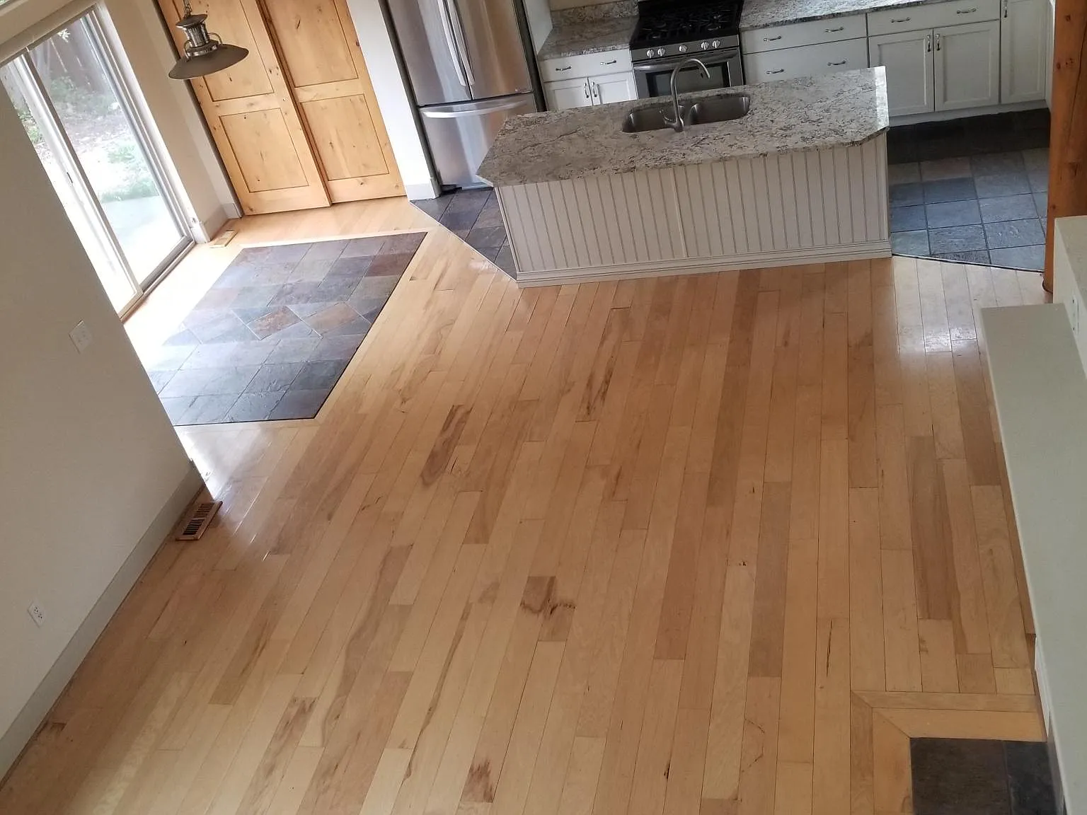 1048 Lincoln Ln — Photo 4