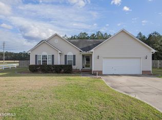 101 Mandy Ln, Hubert, NC 28539