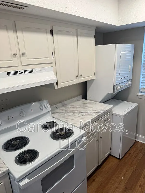 3 bed, 1.5 bath, 950 sqft, $1,199 — Photo 3