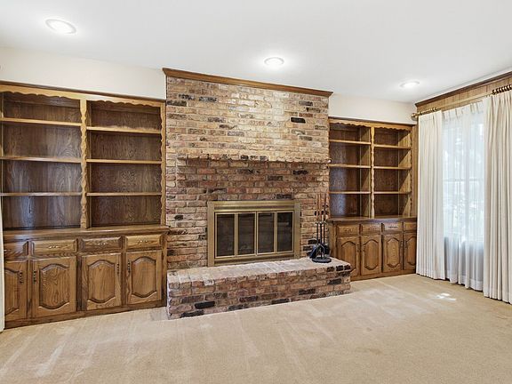5th image of 1218 Stratford Dr