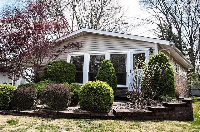 1st image of 568 Apex Dr