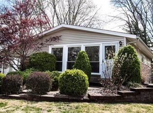 568 Apex Dr, Saint Louis, MO