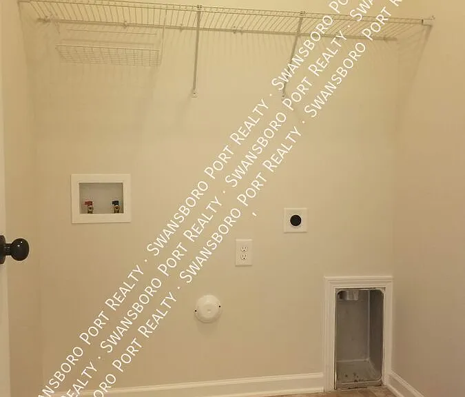411 Cyrus Thompson Dr — Photo 32