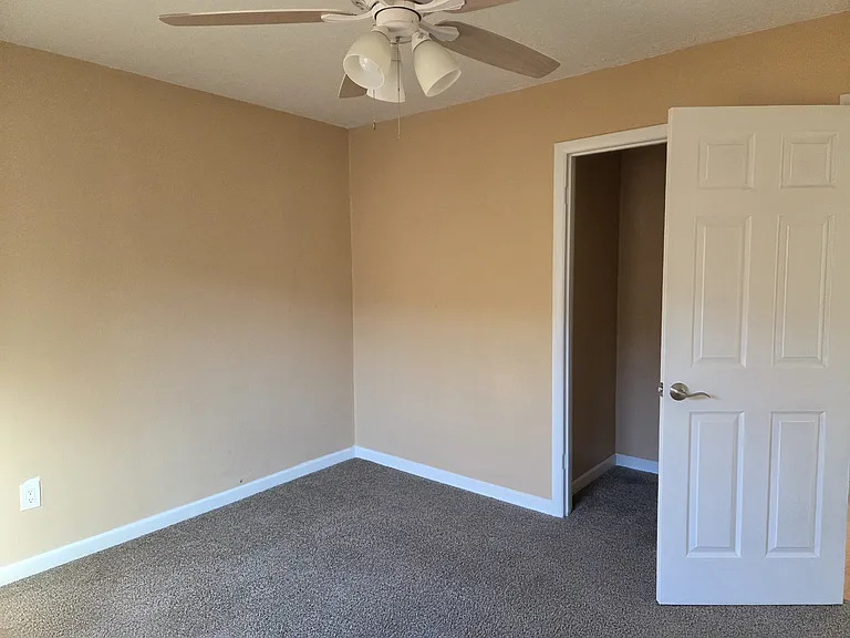 921 Madeira Dr SE — Photo 8
