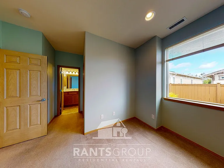 8242 Bainbridge Loop NE — Photo 14