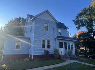 24 Lyness St, Manchester, CT 06040