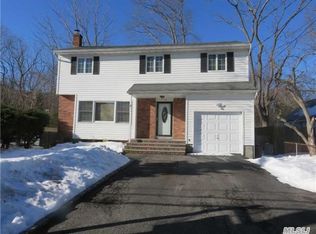 13 Wheatley Ave, Huntington Station, NY 11746