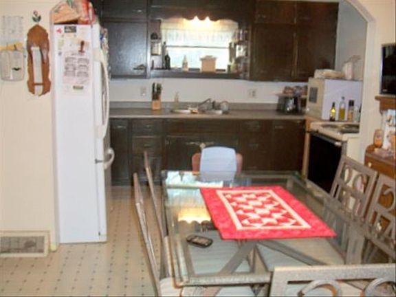 Kitchen/Dining Area