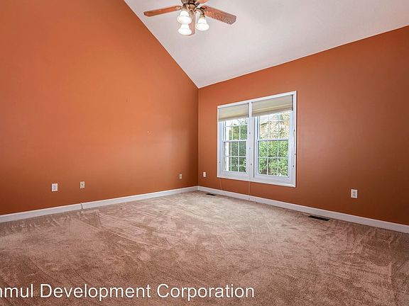 4th image of 23 Sterling Ct