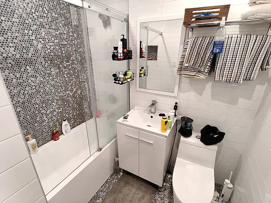 Rented by Signature Property Realty | media 20