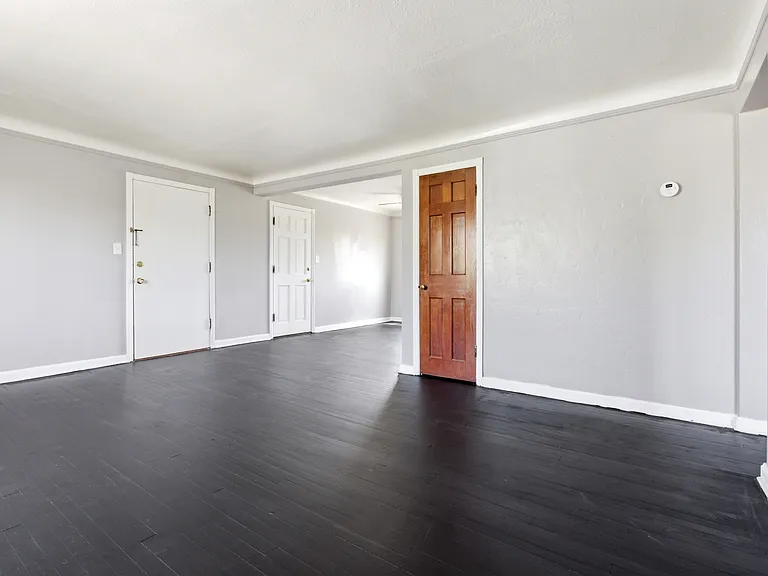 2715 Noble Rd #305 — Photo 4