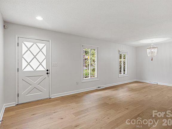 5th image of 5956 McNair Rd