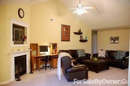 3rd image of 800 Hackney Ln