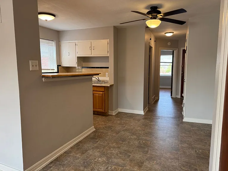 4519 Jamieson Ave — Photo 10
