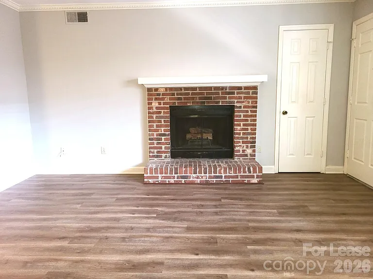 2141 Selwyn Ave #206 — Photo 5