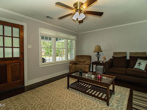 4th image of 2517 Joan Ave