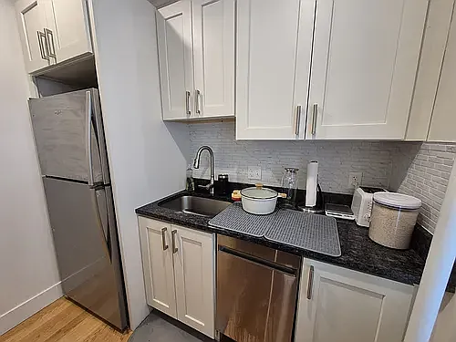 94 Queensberry St. — Photo 18