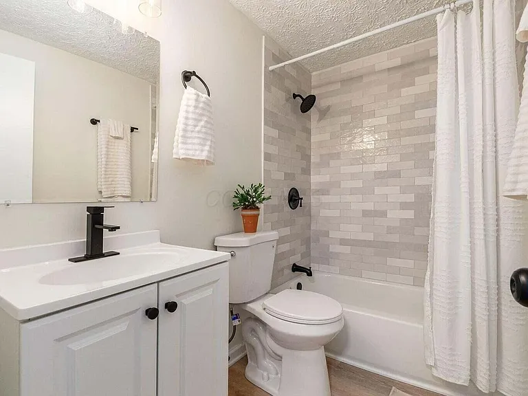 7406 Cimmaron Sta — Photo 18