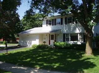 5202 Queensbridge Rd, Madison, WI 53714