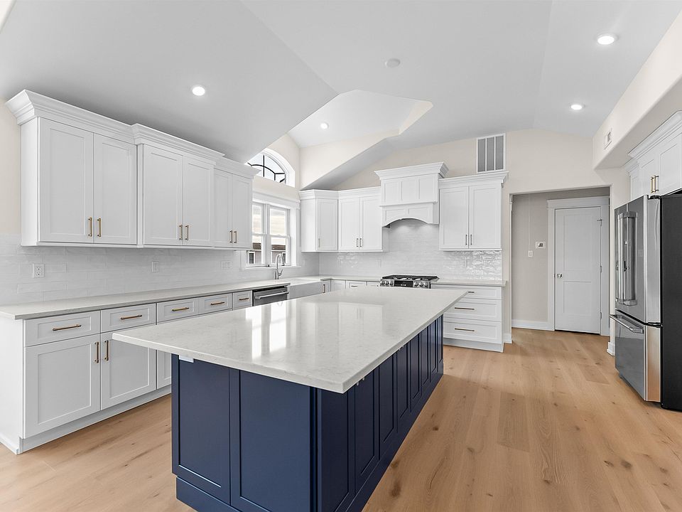 34 E 73rd St E #Sea, Isle City, NJ 08243 | Zillow