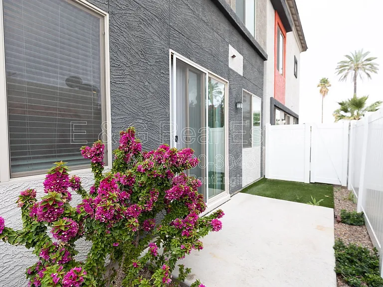 2950 N 38th St #13 — Photo 9