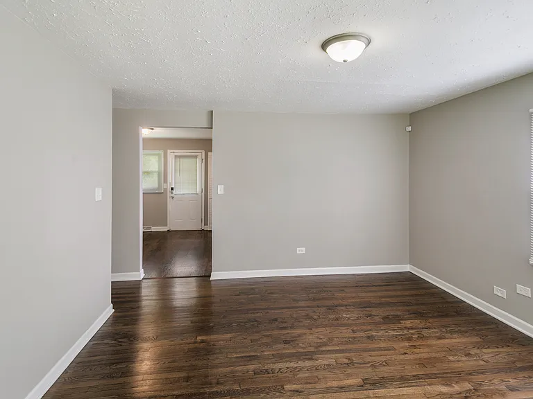 1540 Cherry Ln — Photo 6