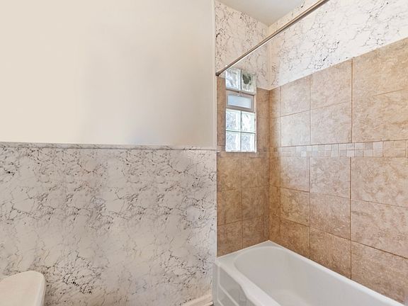 4th image of 6335 N Bell Ave APT 3S