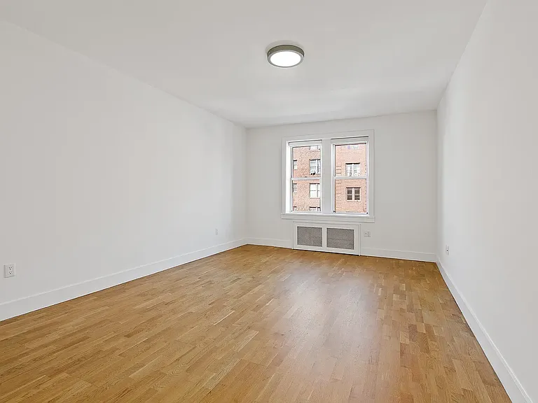 40 Linden Blvd #4C — Photo 4