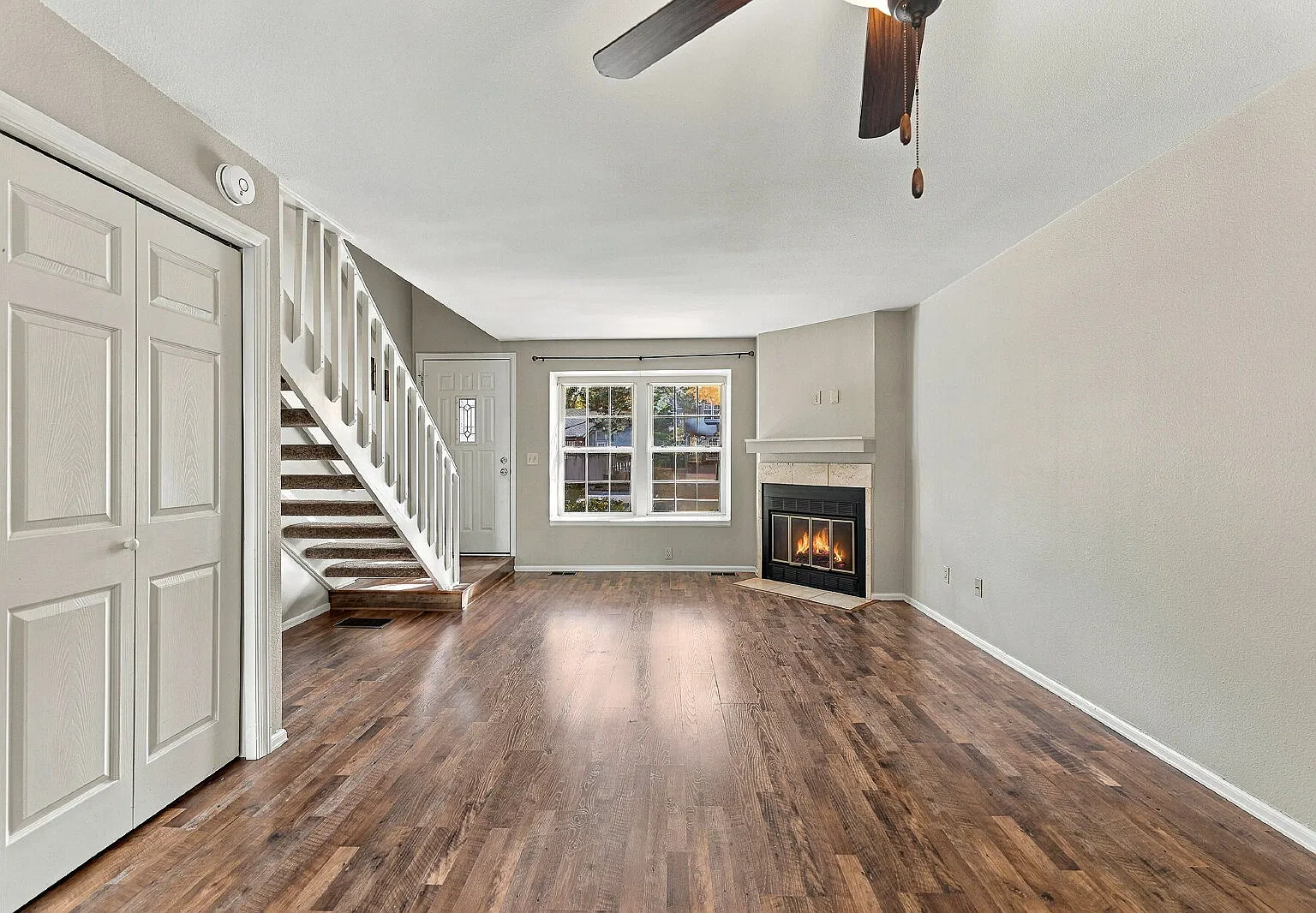 2 bed, 1.5 bath, 1200 sqft, $2,300 — Photo 2