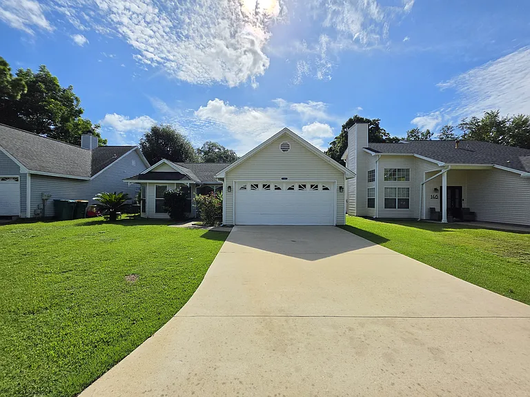 148 Meadowbrook Ct — Photo 32