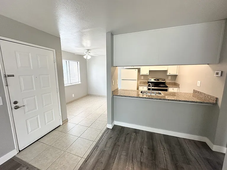 Riverfront Apartments — Photo 15