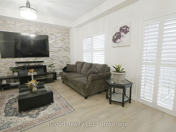 4th image of 8 Whitton Dr
